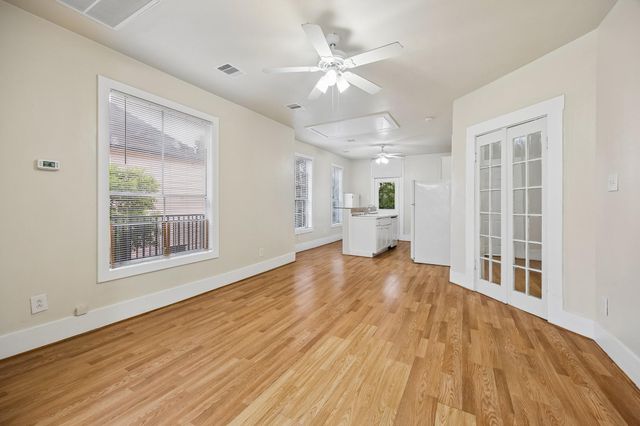 2010 Crocker Street, Houston, TX 77006