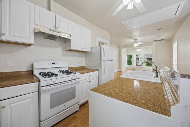 2010 Crocker Street, Houston, TX 77006