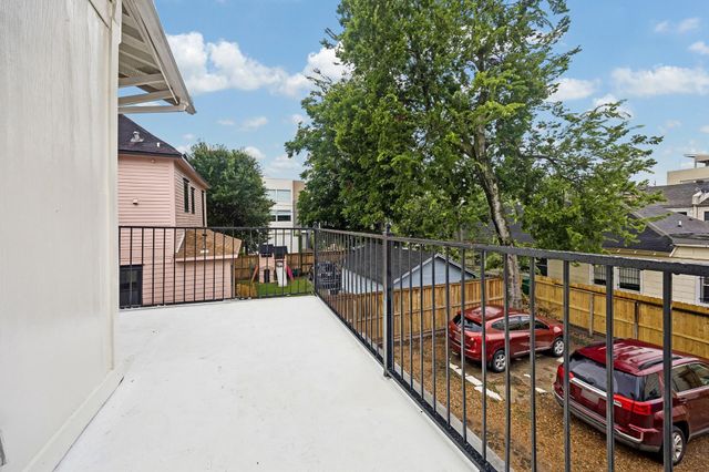 2010 Crocker Street, Houston, TX 77006