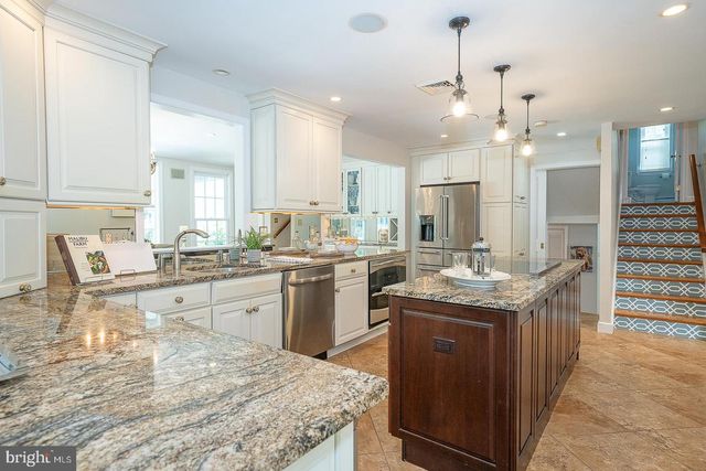 213 N FAIRFIELD RD, Devon, PA 19333