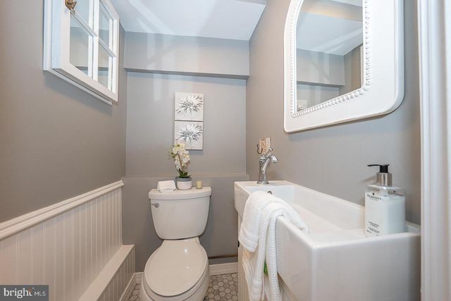 213 N FAIRFIELD RD, Devon, PA 19333