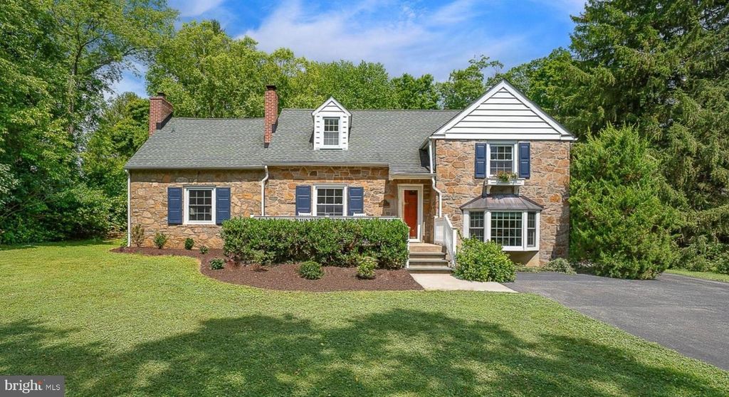 213 N FAIRFIELD RD, Devon, PA 19333