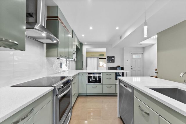 1301 N Riverside Drive 10, Pompano Beach, FL 33062