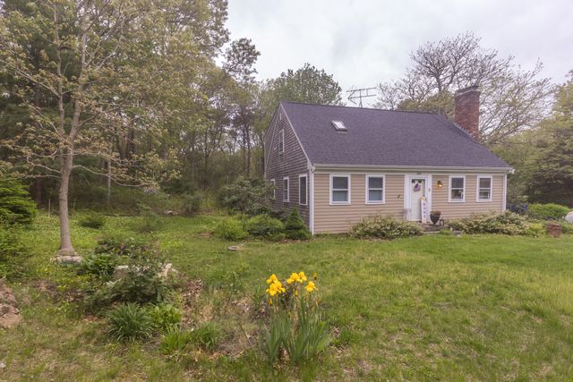 3 Willett Circle, Cataumet, MA 02534