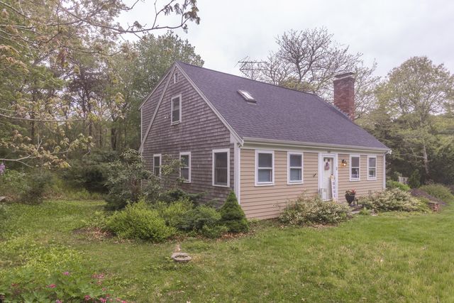 3 Willett Circle, Cataumet, MA 02534