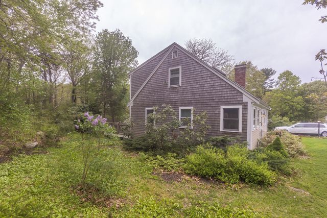 3 Willett Circle, Cataumet, MA 02534