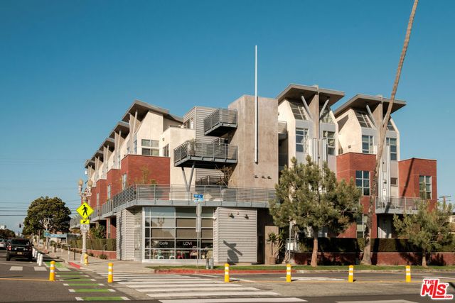 1912 Broadway 205, Santa Monica, CA 90404