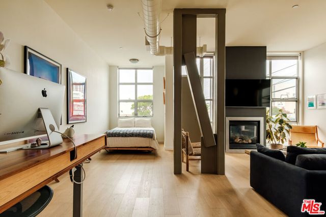 1912 Broadway 205, Santa Monica, CA 90404