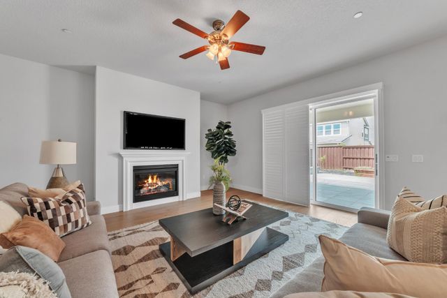 3653 Manzanita Way, Folsom, CA 95630