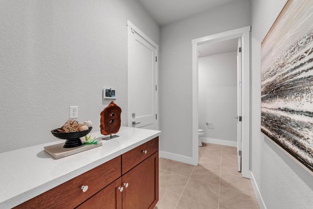 3653 Manzanita Way, Folsom, CA 95630