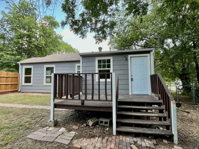 7412 Davenport Avenue, Fort Worth, TX 76116