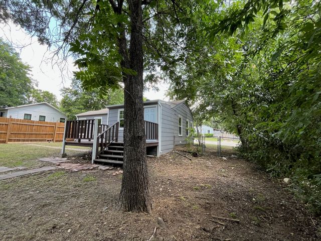 7412 Davenport Avenue, Fort Worth, TX 76116
