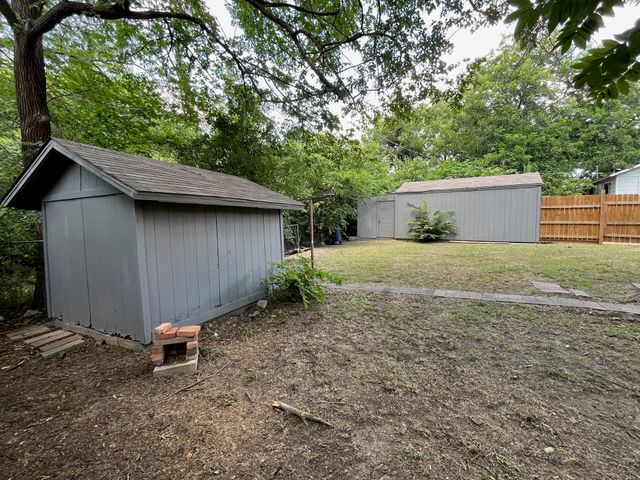 7412 Davenport Avenue, Fort Worth, TX 76116