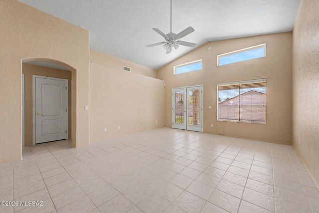 10164 E Falcon Point Drive, Tucson, AZ 85730