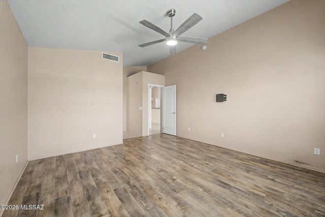10164 E Falcon Point Drive, Tucson, AZ 85730
