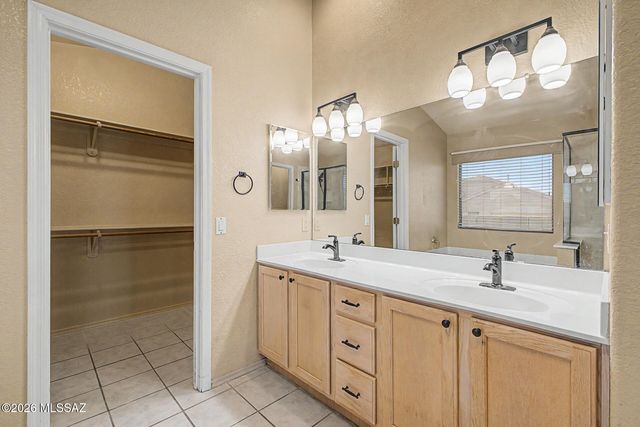 10164 E Falcon Point Drive, Tucson, AZ 85730