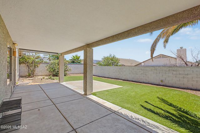10164 E Falcon Point Drive, Tucson, AZ 85730