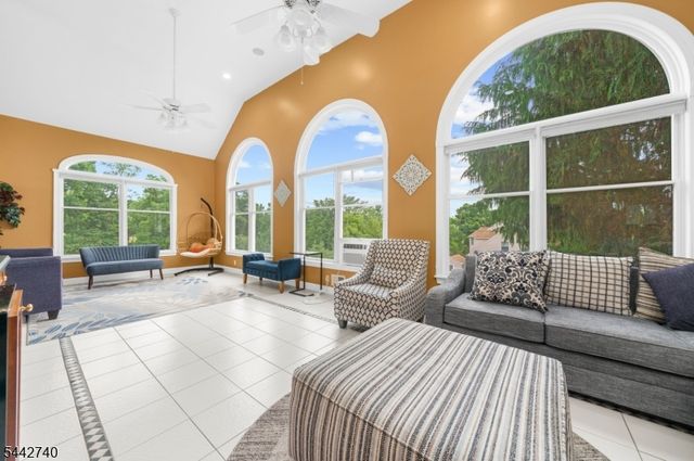 3 Regal Way, Raritan Twp., NJ 08822