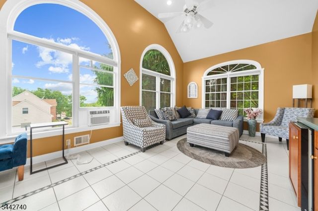 3 Regal Way, Raritan Twp., NJ 08822