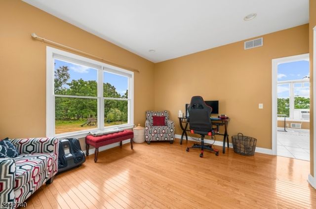 3 Regal Way, Raritan Twp., NJ 08822