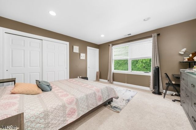 3 Regal Way, Raritan Twp., NJ 08822