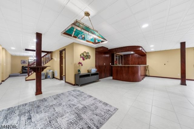 3 Regal Way, Raritan Twp., NJ 08822
