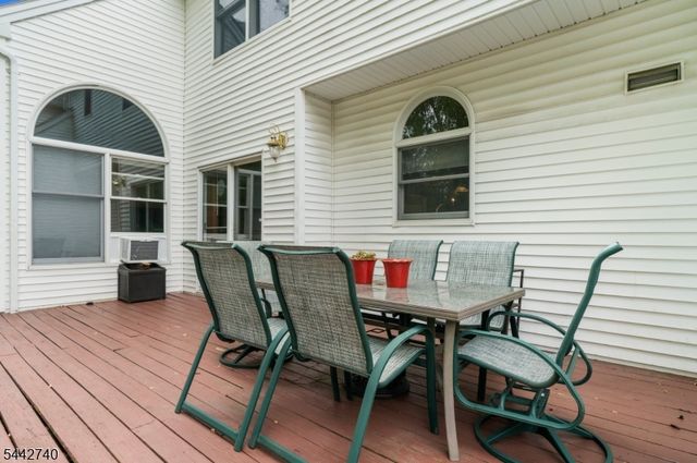 3 Regal Way, Raritan Twp., NJ 08822