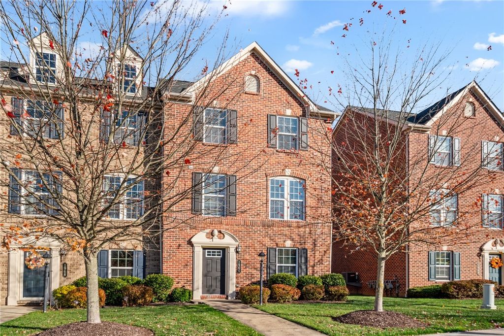 1966 Georgetown Drive, Franklin Park, PA 15143