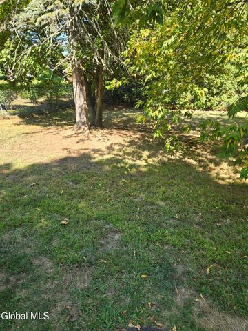 14 Meadow Lane, Colonie, NY 12110