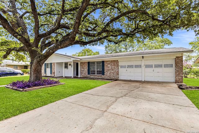 4406 Hall Park Dr, San Antonio, TX 78218