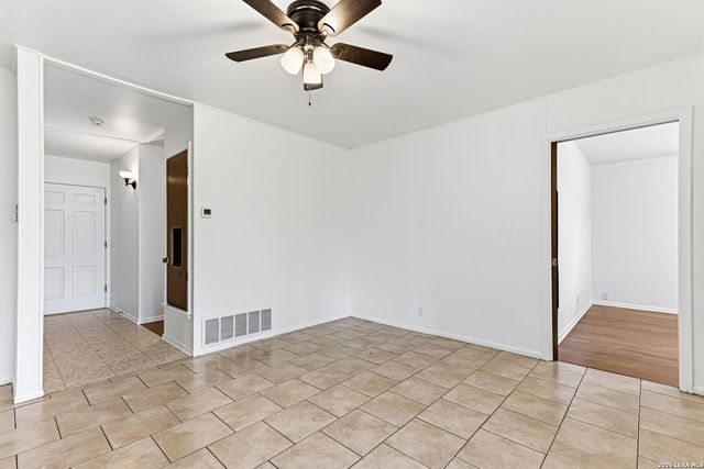 4406 Hall Park Dr, San Antonio, TX 78218
