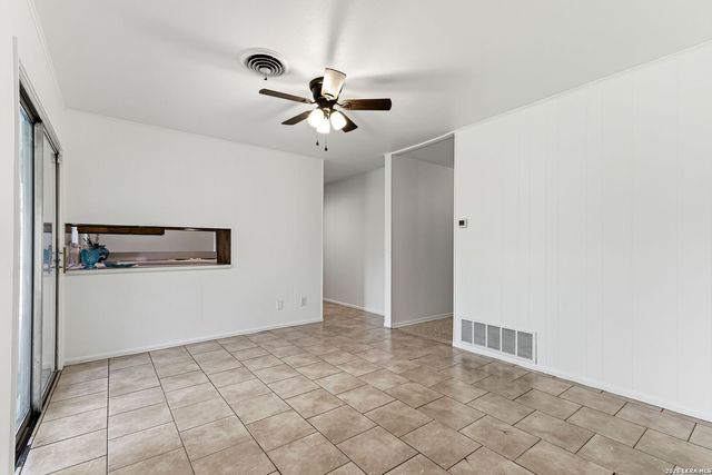 4406 Hall Park Dr, San Antonio, TX 78218
