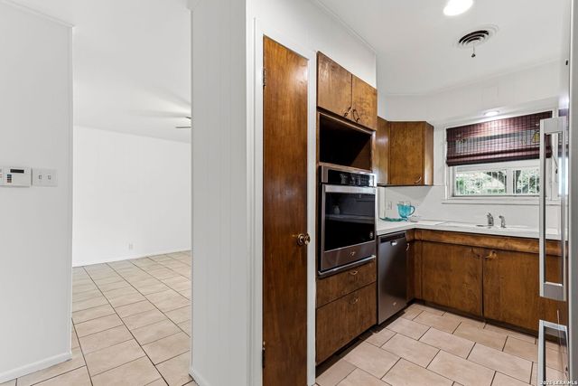 4406 Hall Park Dr, San Antonio, TX 78218