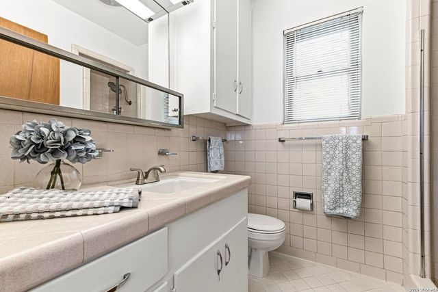 4406 Hall Park Dr, San Antonio, TX 78218