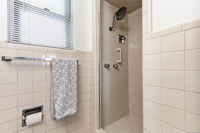 4406 Hall Park Dr, San Antonio, TX 78218