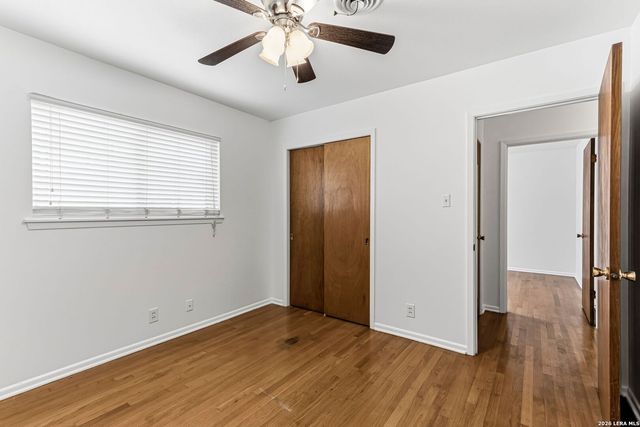 4406 Hall Park Dr, San Antonio, TX 78218