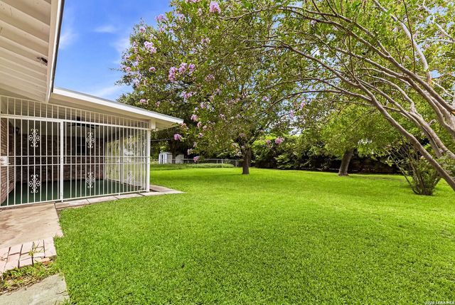 4406 Hall Park Dr, San Antonio, TX 78218