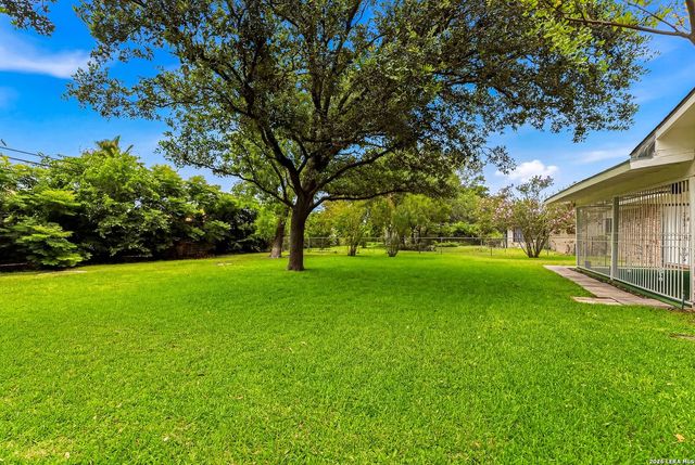 4406 Hall Park Dr, San Antonio, TX 78218
