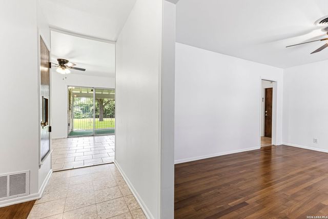 4406 Hall Park Dr, San Antonio, TX 78218