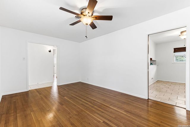 4406 Hall Park Dr, San Antonio, TX 78218