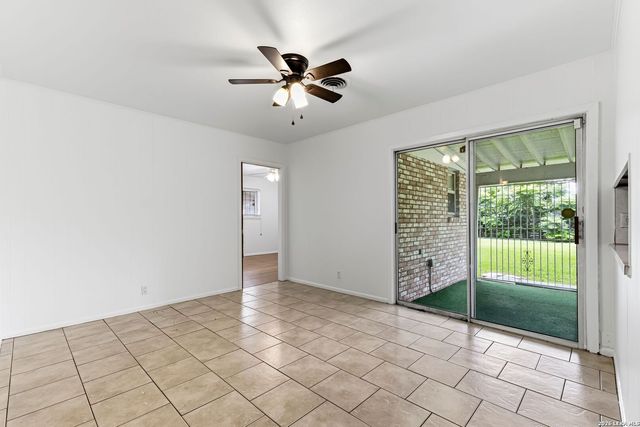 4406 Hall Park Dr, San Antonio, TX 78218