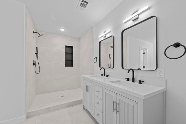 1281 HEATHCLIFF DR, Memphis, TN 38134