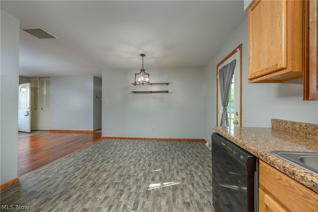 804 4th Street SE, New Philadelphia, OH 44663