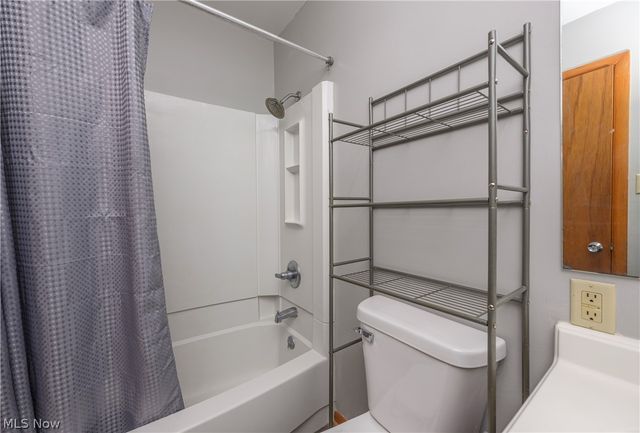 804 4th Street SE, New Philadelphia, OH 44663
