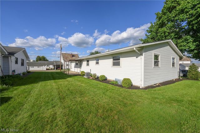 804 4th Street SE, New Philadelphia, OH 44663