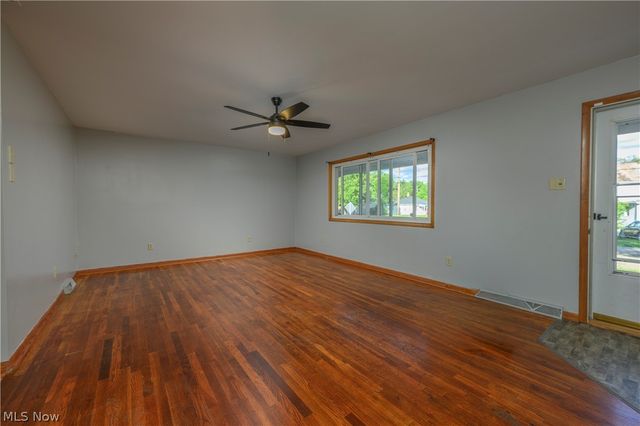 804 4th Street SE, New Philadelphia, OH 44663