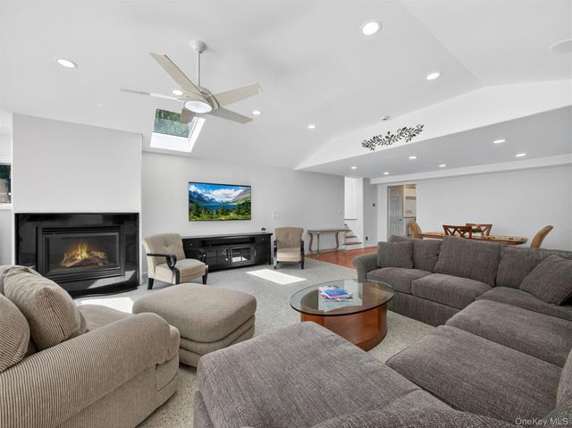 6 Wilton Circle, New City, NY 10956