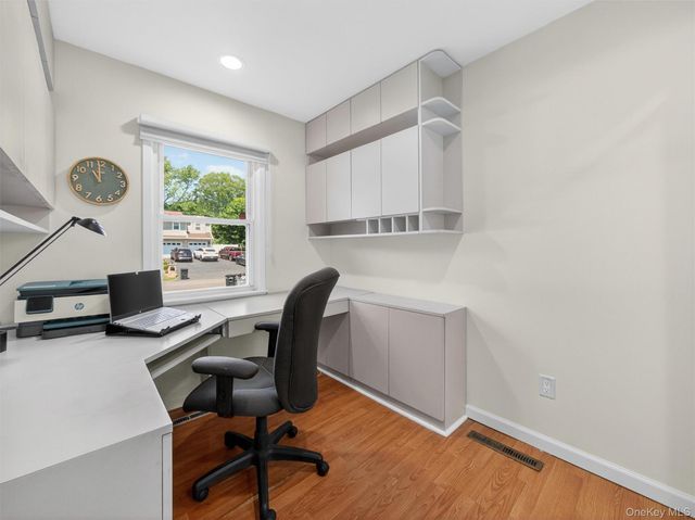 6 Wilton Circle, New City, NY 10956