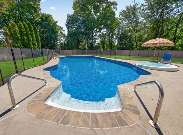 6 Wilton Circle, New City, NY 10956