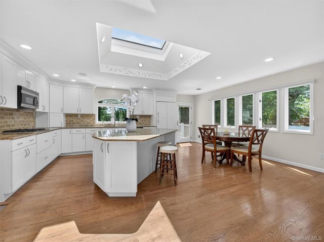 6 Wilton Circle, New City, NY 10956